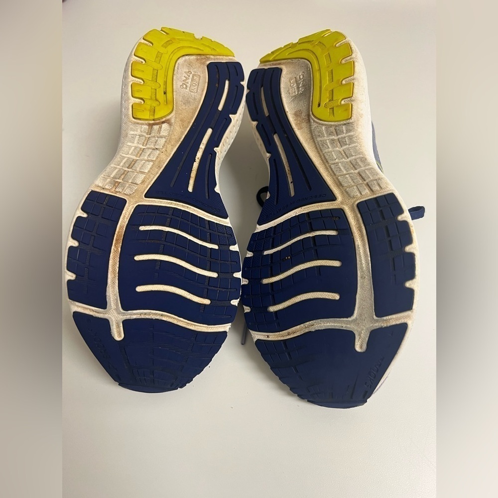 Brooks Women’s Glycerin 19 Sneaker. Size 8. Good Condition. - Picture 7 of 8